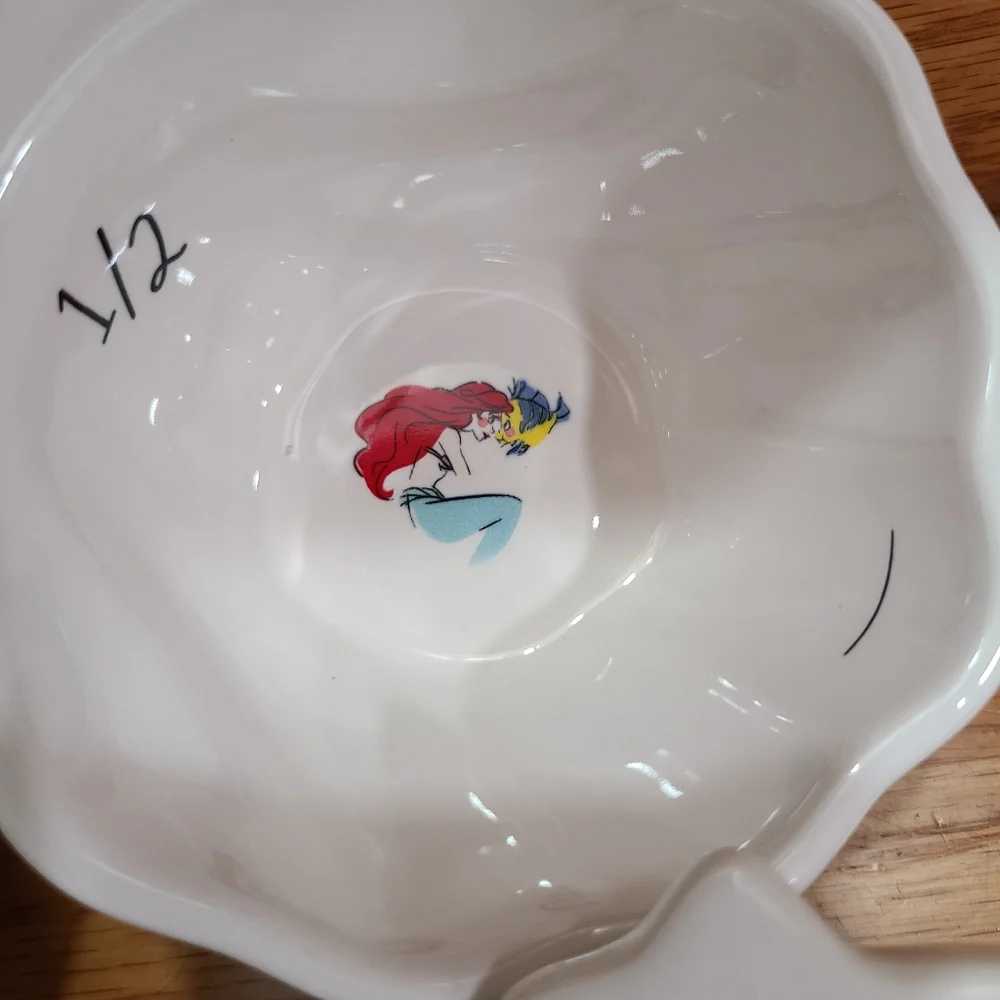 The Little Mermaid Sea Shell Rae Dunn Measuring Cups - Picture 6 of 11